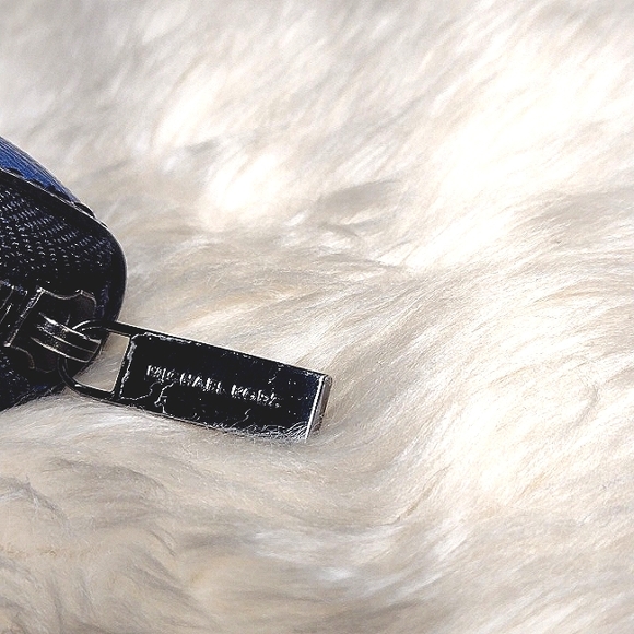 Michael Kors Camo Continental Wallet - Picture 11 of 14